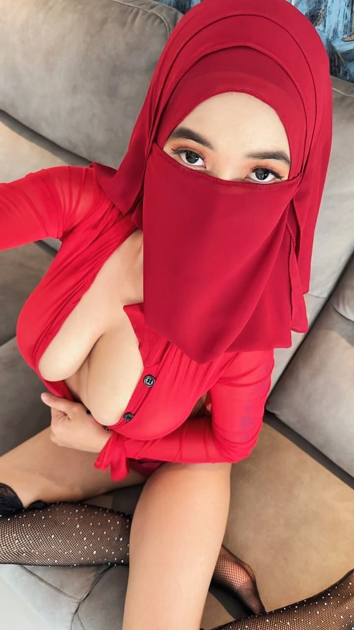 OnlyFans Azalea Hijabi Naked Pics
