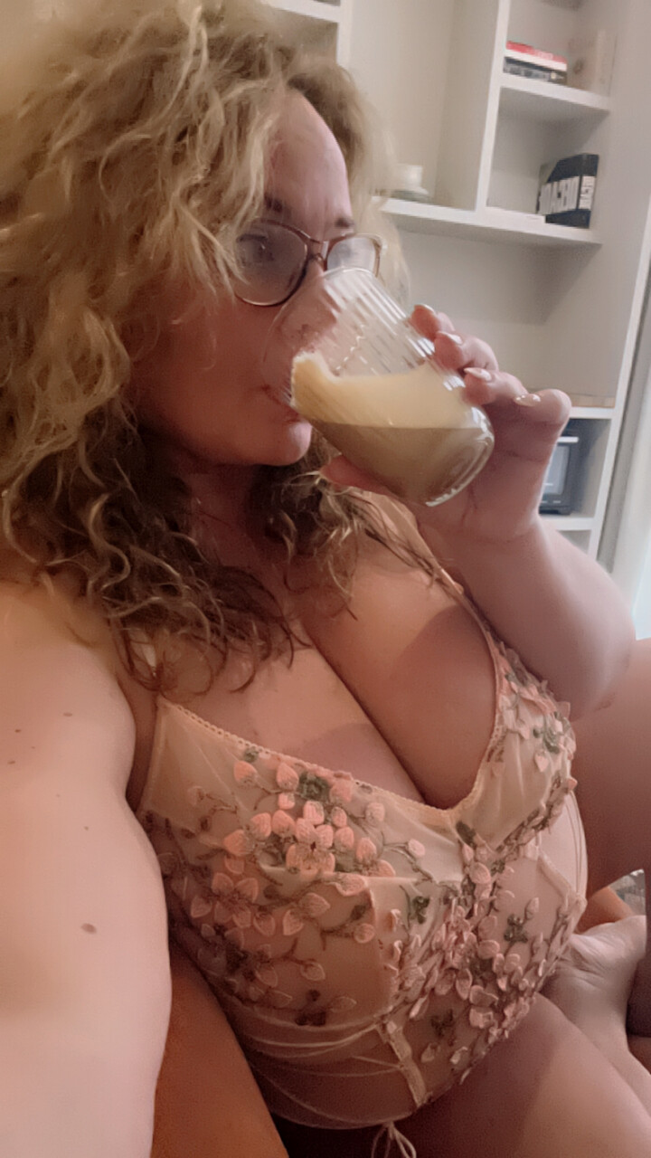 OnlyFans Dutch Curves In Heels Hot Pictures