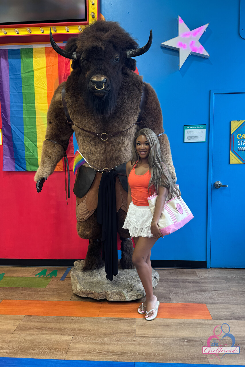 Black teen with wavy hair plays with her pussy after visiting a museum