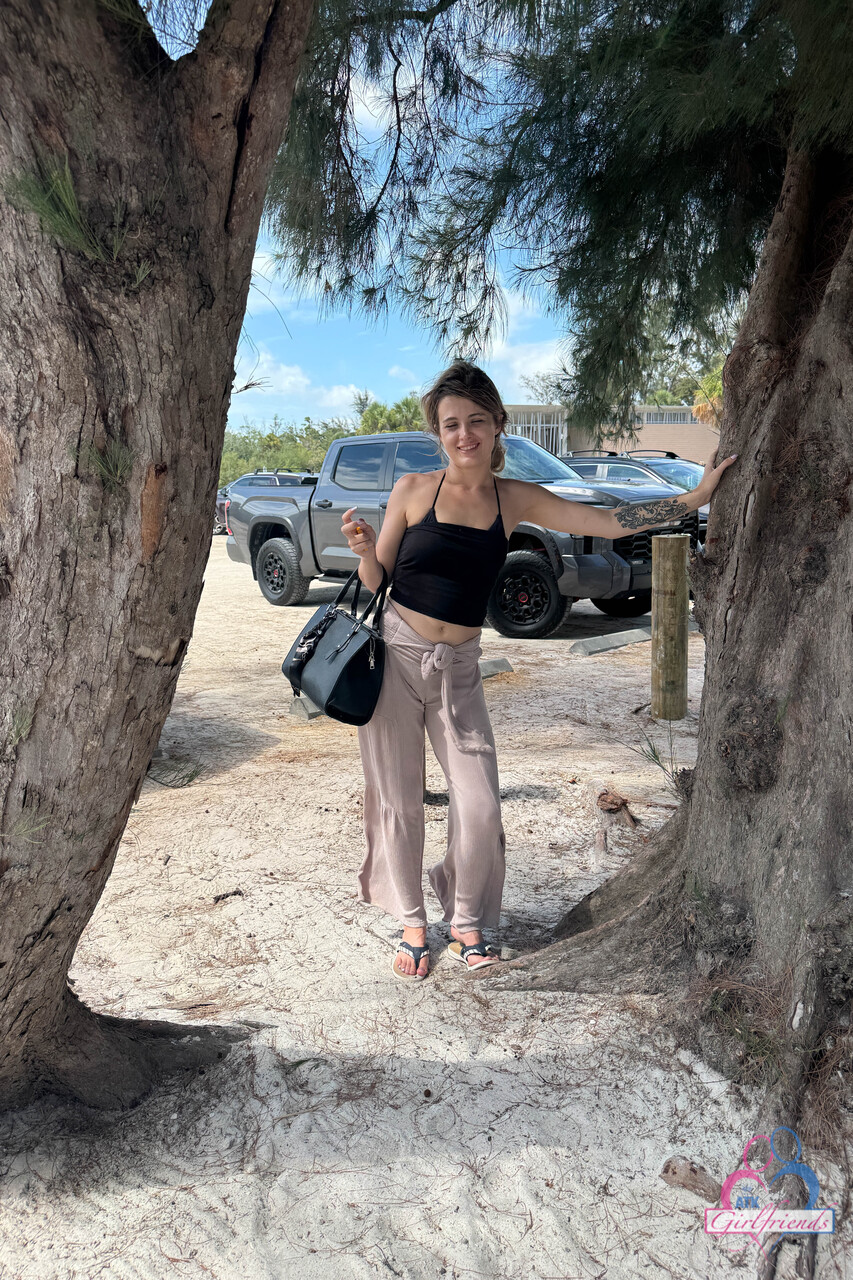 Amateur model Nicole Nichols shows off her pretty feet during a solo gig