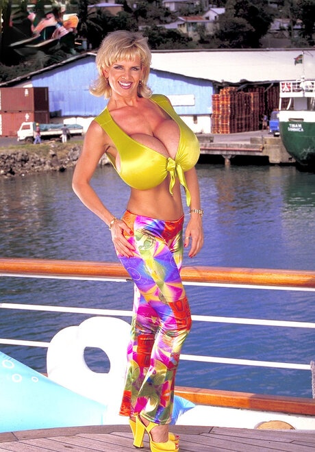 Busty Dusty Stash performed by Busty Dusty Porn Images